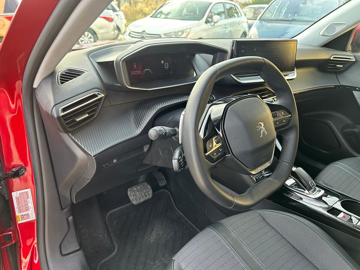 PEUGEOT 2008 ALLURE 1.2 E-THP AUTO SPANISH LHD IN SPAIN 16000 MILES SUPERB 2021